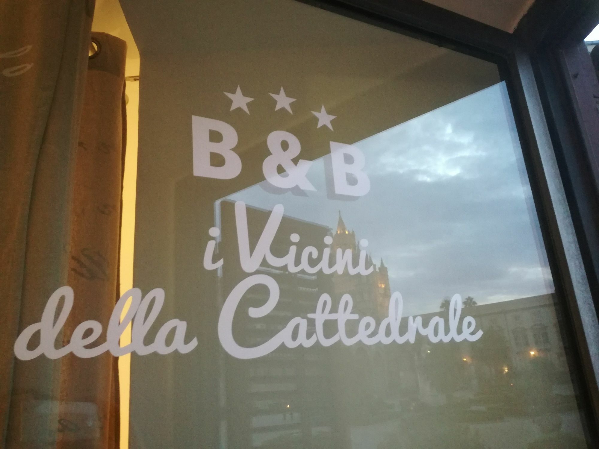 I Vicini Della Cattedrale Bed & Breakfast Palermo Exterior photo