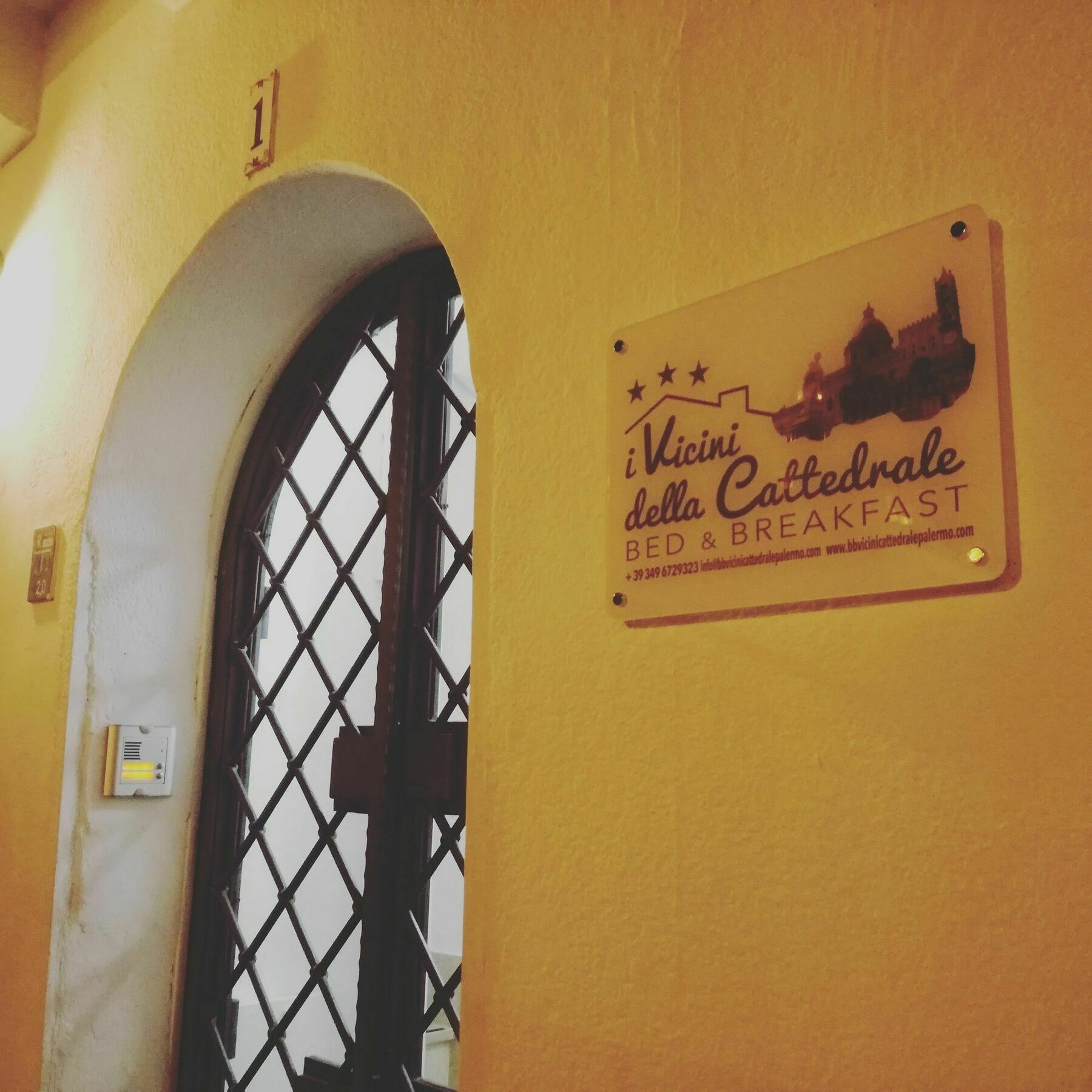 I Vicini Della Cattedrale Bed & Breakfast Palermo Exterior photo