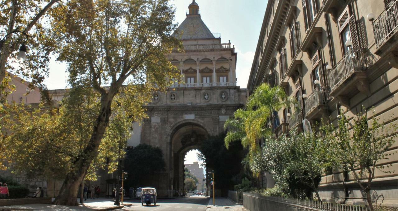 I Vicini Della Cattedrale Bed & Breakfast Palermo Exterior photo